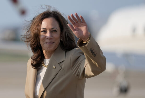 Kamala Harris megszerezte a demokrata párti delegáltak többségének támogatását, jövő héten hivatalossá válhat elnökjelöltsége