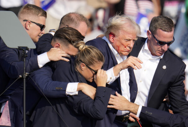 A Fico elleni merénylet rendkívüli esemény volt. A Trump elleni merénylet már minta