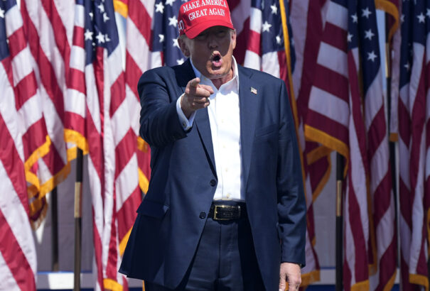 Egy kiszivárgott videóban Trump azt állítja, hogy Biden megtört, és Kamala Harris veszi át a helyét