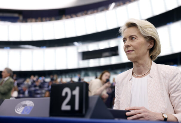 Ursula von der Leyen keményen támadta Orbán békemisszióját – Vastapsot kapott Strasbourgban