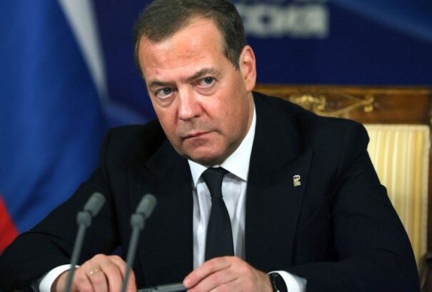 Medvegyev szerint két módon értelmezhető Ukrajna NATO-csatlakozásának „visszafordíthatatlansága”