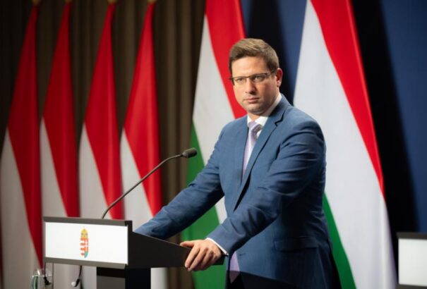 Gulyás Gergely: Ukrajna azokat zsarolja a kőolajszállítás leállításával, akik következetesen kiállnak a béketárgyalások mellett