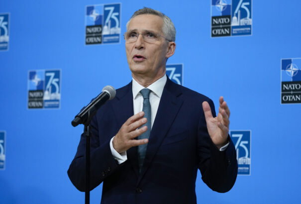 Jens Stoltenberg: öt elemből álló támogatási csomag képezi az Ukrajna NATO tagsága felé vezető hidat