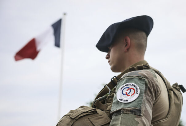 Késes támadás ért egy járőröző terrorelhárító katonát Párizsban