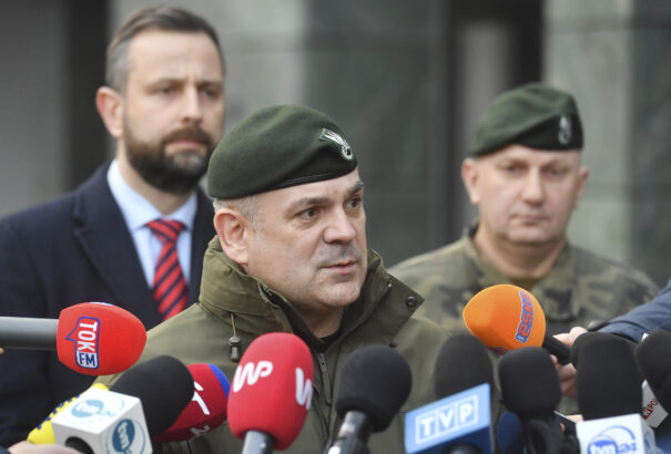 Lengyel vezérkari főnök: Teljes értékű háborúra kell felkészülnünk