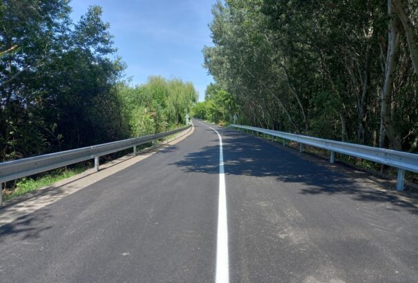 Átadták az Ekecset Alistállal összekötő felújított utat