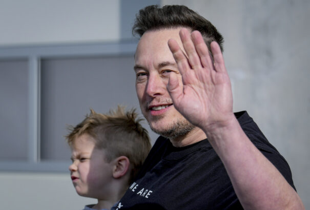 Musk havi 45 milliót tolna Trump kampányába