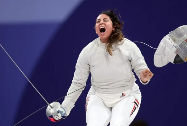 Mindenkit sokkolt az egyiptomi vívónő: hét hónapos terhesen lépett a pástra