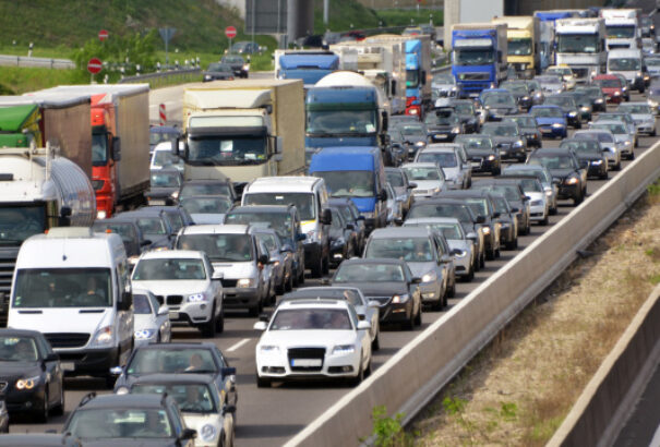 Megkezdték az egynapos autópálya-matricák árusítását