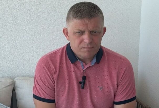 Fico szóban ismét kiállt Orbán mellett. De a Patrióták Európáért frakció már túl szélsőjobbos a posztkommunista Smernek