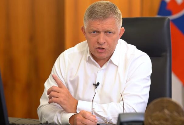 Fico: Ha Ukrajna nem újítja meg a kőolajszállítást, a Slovnaft leállítja dízelexportját Ukrajnába