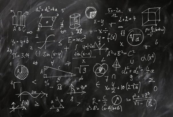 Felmérés: Az emberek 2/3-a szerint a természettudományos tantárgyaknak prioritást kell élvezniük a középiskolában