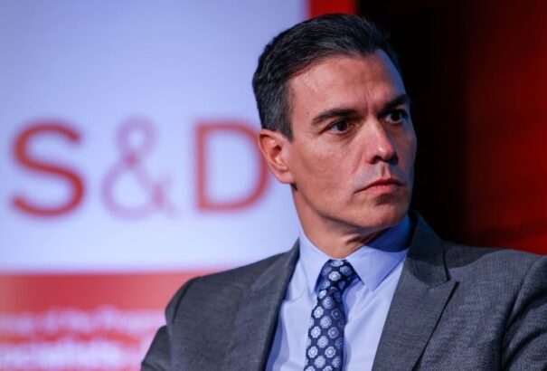 A spanyol baloldali kormány tudni szeretné, ki áll a média mögött