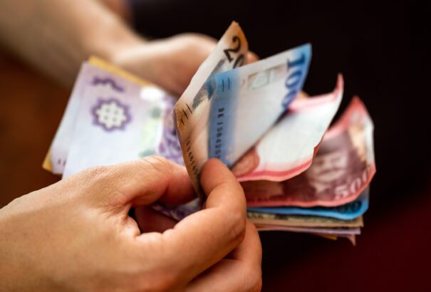 Tízből hat szlovákiai család fizetéstől fizetésig él – A gyerekesek családok helyzete különösen nehéz