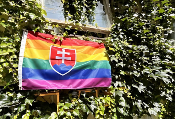 Taraba: Büntetőfeljelentést teszek a szivárványzászlón lévő szlovák címer miatt