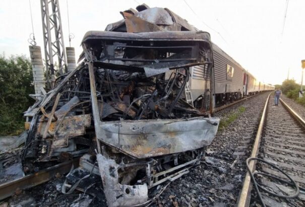 Érsekújvári vonatbaleset: Az állam fejenként 50 ezer eurót fizet ki az elhunytak családjainak