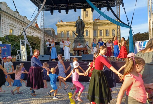 Magas színvonalú programsort nyújtott az idei Komálom Gyerkőcfesztivál – Képgalériával