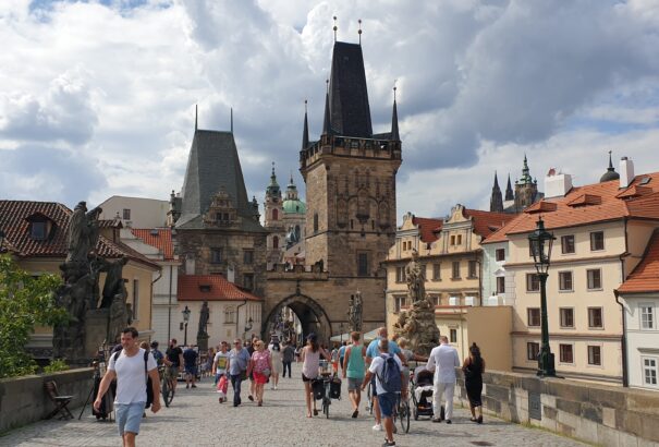 Prága is fellép a túlturistásodás ellen