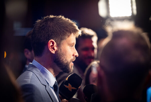 A progresszív ellenzék ma már csak önmagáért, a pénzcsapokért és jól fizető pozícióinak megtartásáért harcol