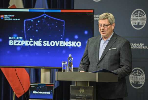 Kováčik-ügy: Az ellenzék leváltaná Suskot, Pellegrini szerint csak élt törvényes jogkörével