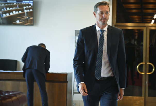 Köpönyegforgatásból jeles: A KDH felszólította a kormányt, avatkozzon be az európai szivárványos aktivizmus ellen