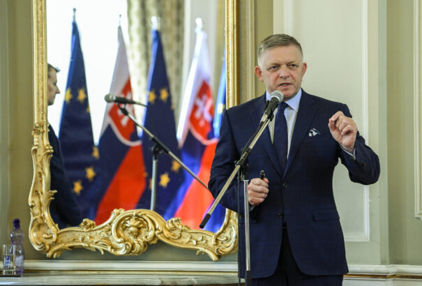 Fico: Hamarosan nyilvános lesz a merényletről szóló jelentés