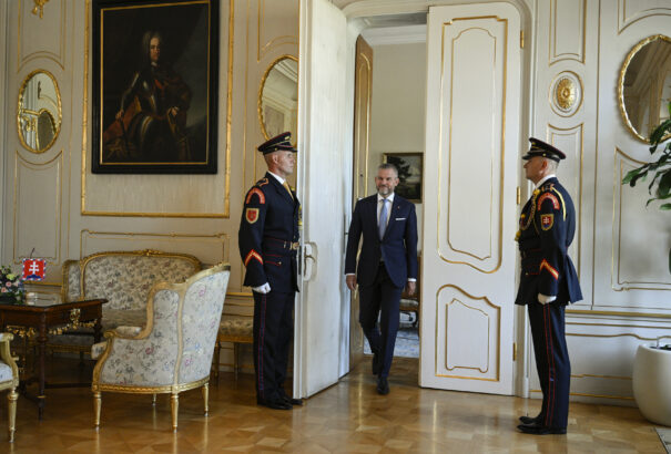 Az államfő sürgeti a koalíciót, hogy oldja meg a házelnök kérdését