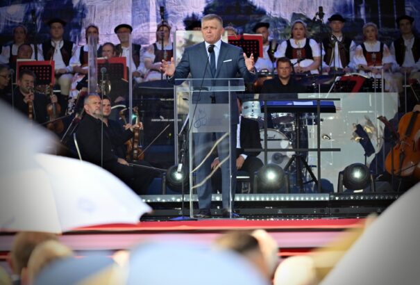 Robert Fico: A szlovák nemzeti felkelés fő üzenete a háború befejezése és a béke megteremtése volt