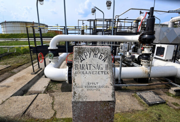 Kiszivárgott: Ennyivel kevesebb olaj érkezett Szlovákiába és Magyarországra júliusban