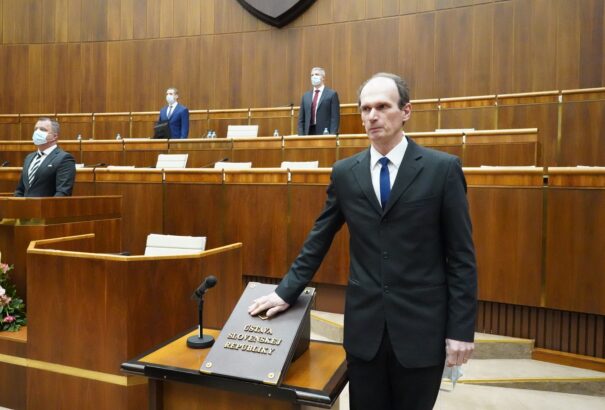 Kuffa félbeszakította a színházi előadást, szerinte „perverz film” volt