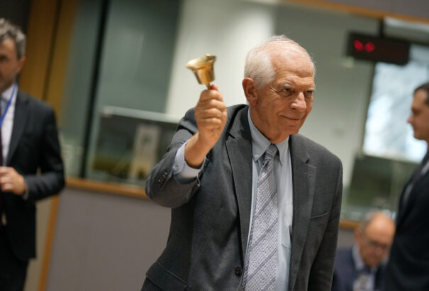 Borrell: Az EU-tagállamoknak fel kell oldaniuk az ukrán fegyverhasználati korlátozásokat