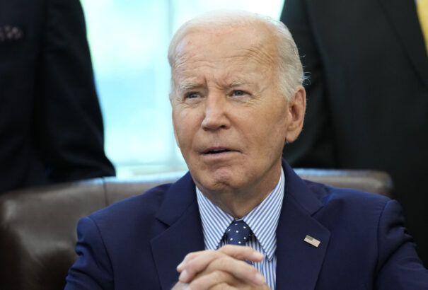 Saját barátja és szövetségese vágta át a palánkon az USA szellemileg meggyengült elnökét