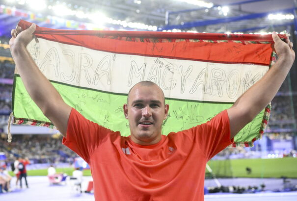 A kalapácsvető Halász Bence olimpiai ezüstérmes