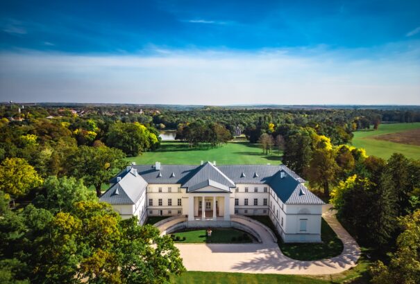 Rejtély a Festetics-kastélyban: Miért épült lakosztály egy tehénistálló fölé?