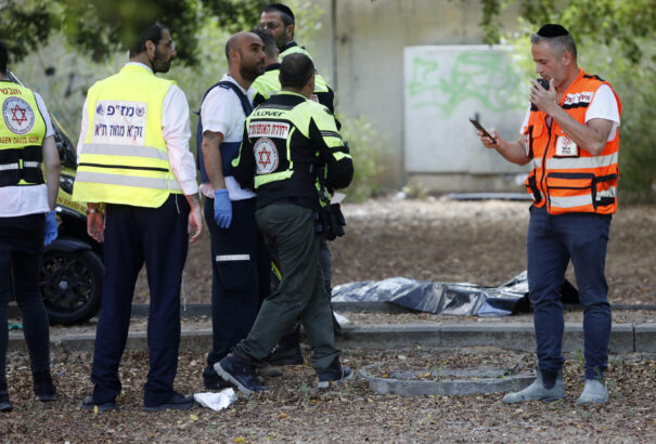 Palesztin merénylő halálra késelt egy idős házaspárt Izraelben