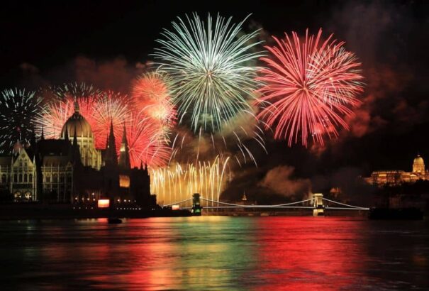 Augusztus 20. – Több mint negyvenötezer különálló pirotechnikai látványelem lesz a tűzijátékon