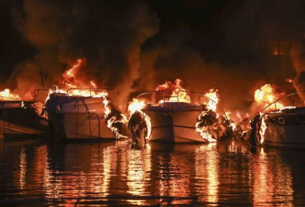 Három ukrán állampolgárt vádolnak a 22 hajó megsemmisülését okozó tűzért Horvátországban