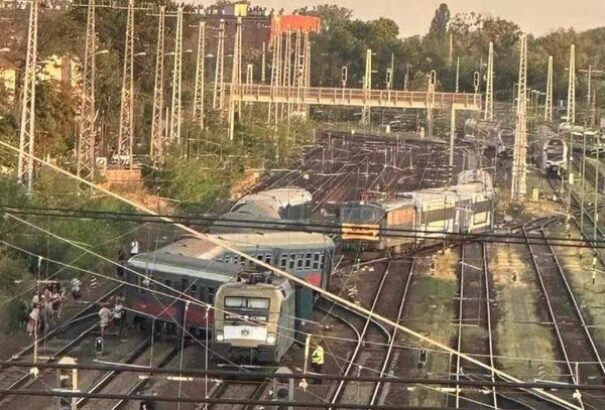 Kisiklott egy Intercity vonat a Keleti pályaudvar közelében