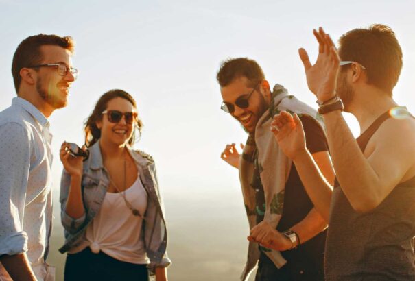 Felmérték, ki mennyire elégedett az EU-s országokban saját kapcsolataik minőségével