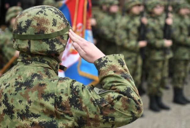 Visszaállíthatják a sorkatonai szolgálatot Szerbiában