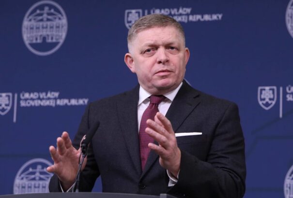 A koalíció 2,6–2,7 milliárd eurós konszolidációt tervez. Az áfa alapkulcsa a jelenlegi 20 százalékról 23 százalékra emelkedik