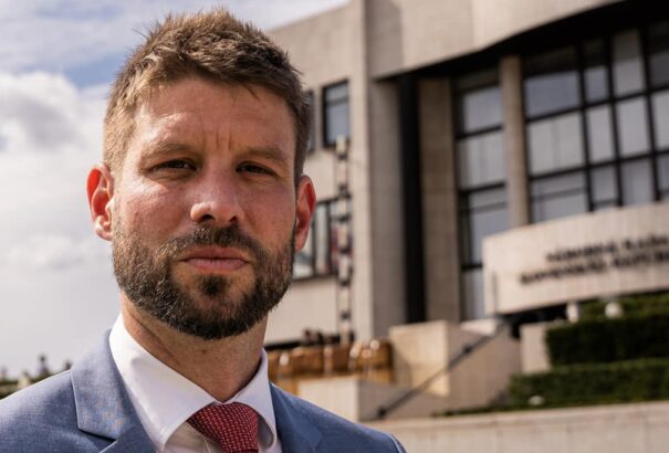 Šimečka: A parlament alelnökét leválthatják, az ellenzék vezérét nem