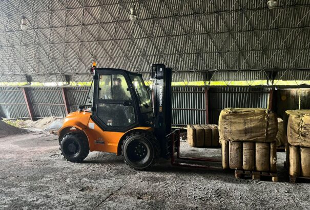 Húszezer homokzsákot osztottak ki a tűzoltók – többek között Bősre is