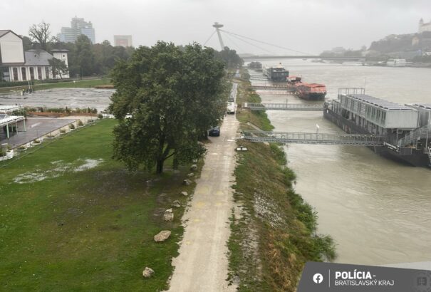 Pozsonyban elkezdik a gátépítést. Az elmúlt harminc év legnagyobb árvizére készülnek