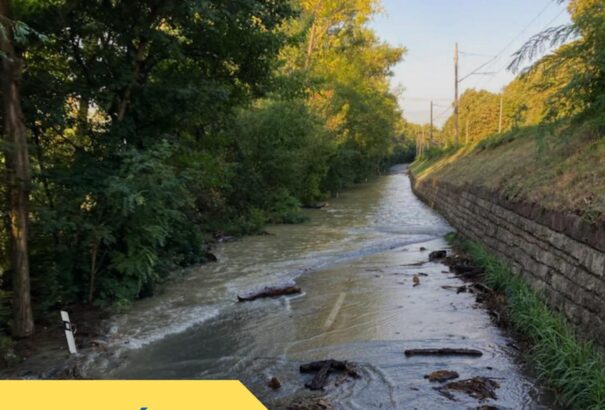 Továbbra sem járható a Helembára vezető út, a hadsereg és a tűzoltóság segít
