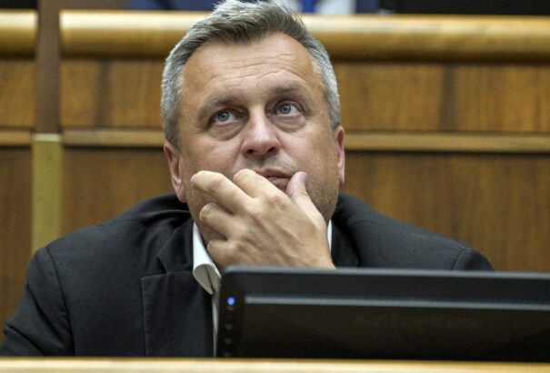 Danko alaposan felkavarta az állóvizet, kíméletlenül kritizálta saját koalíciós partnereit élő adásban