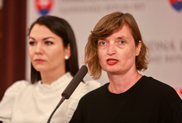 Plaváková személyiségvédelmi pert indít Huliak ellen, és az Alkotmánybírósgához fordul