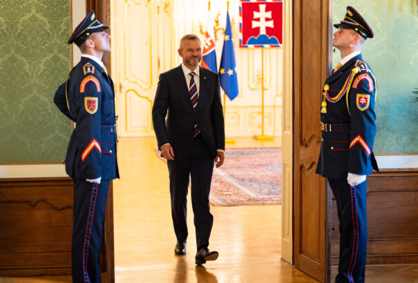 A koalíciós pártok képviselőivel ebédel csütörtökön Pellegrini államfő