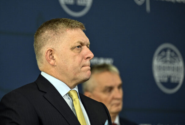 Töltényt tartalmazó borítékot kapott Robert Fico