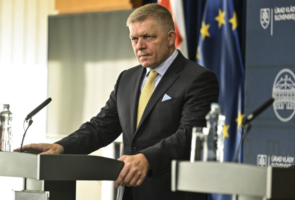 AKO-felmérés: Vezet a Smer. A Magyar Szövetséget megelőzte a háborúpárti Demokrati